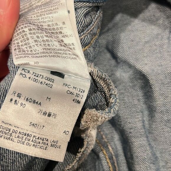 Women's Levi's® Original Trucker Jean Jacket size M red tab - Picture 4 of 8